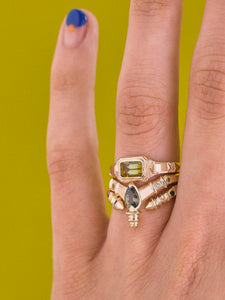 'Inara' ring :: Green sapphire and tsavorite