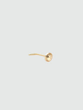 Load image into Gallery viewer, &#39;Munir&#39; Nose Stud ..::.. 9ct yellow gold
