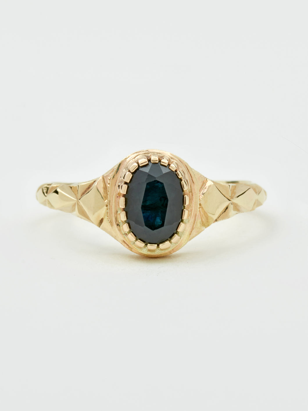 'Vida' Ring | Black Sapphire